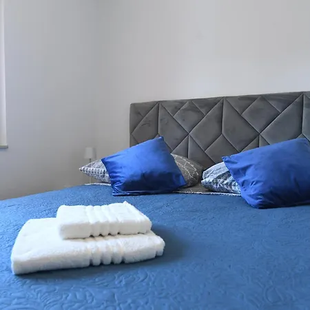 Cozy Maza With Heated Swimming Pool Appartamento *