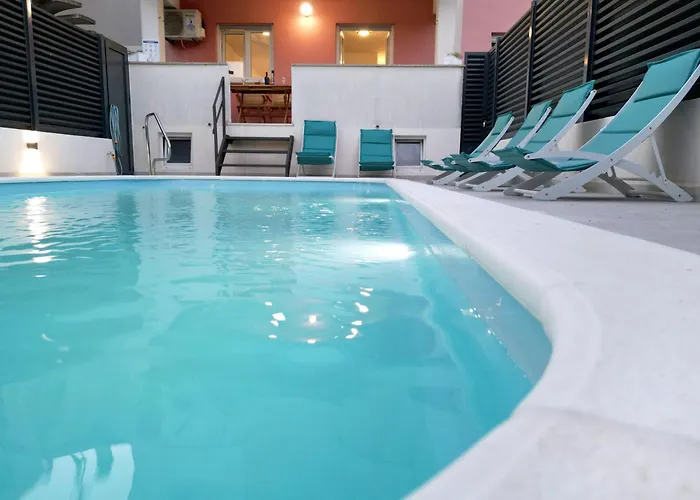 아파트 Cozy Maza With Heated Swimming Pool 자다르