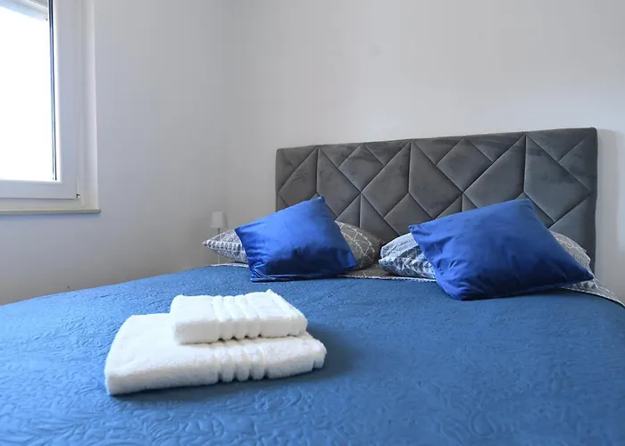 Cozy Maza With Heated Swimming Pool 아파트 *