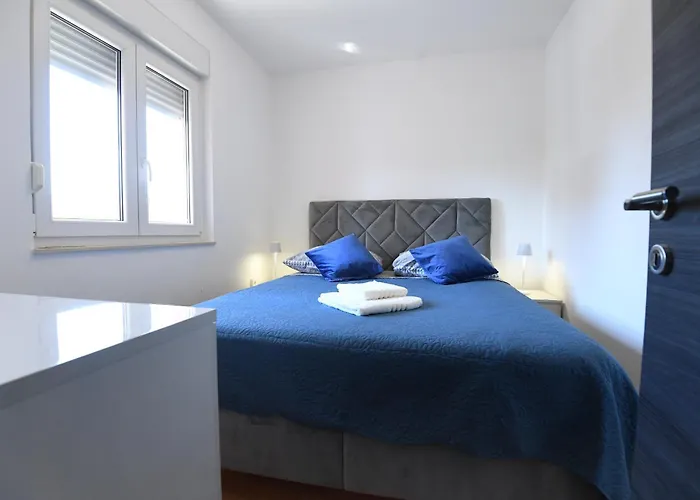 Апартаменты Cozy Maza With Heated Swimming Pool *