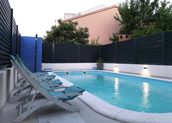 Cozy Maza With Heated Swimming Pool Задар
