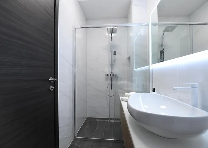 Cozy Maza With Heated Swimming Pool Апартаменты *